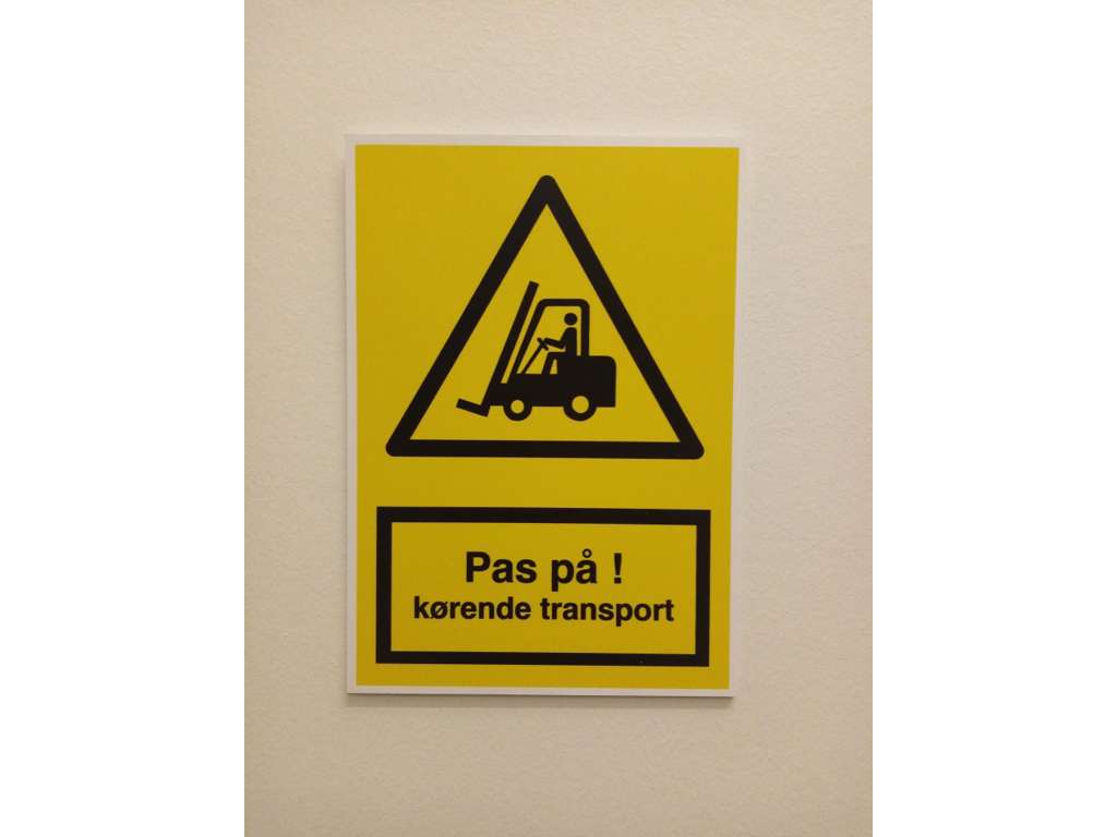 Påbudsskilt Pas på kørende transport 