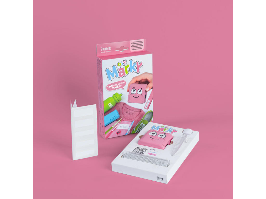 Tøjstempel Marky PInk DIY stempel med sort pude samt skriftsæt med alfabetet og sjove piktogrammer. 