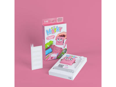 Tøjstempel Marky PInk DIY stempel med sort pude samt skriftsæt med alfabetet og sjove piktogrammer. 