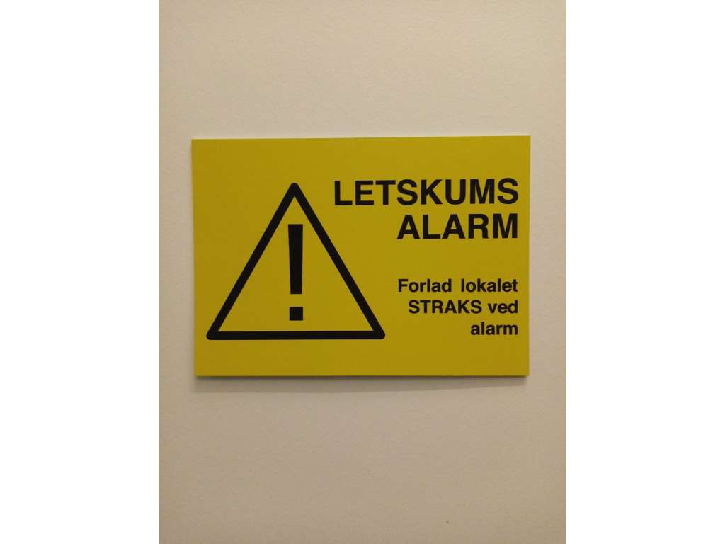 Påbudsskilt Letskums alarm