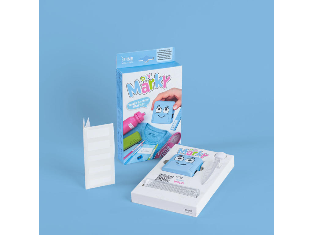 Tøjstempel Marky Lyseblå DIY stempel med sort pude samt skriftsæt med alfabetet og sjove piktogrammer. 