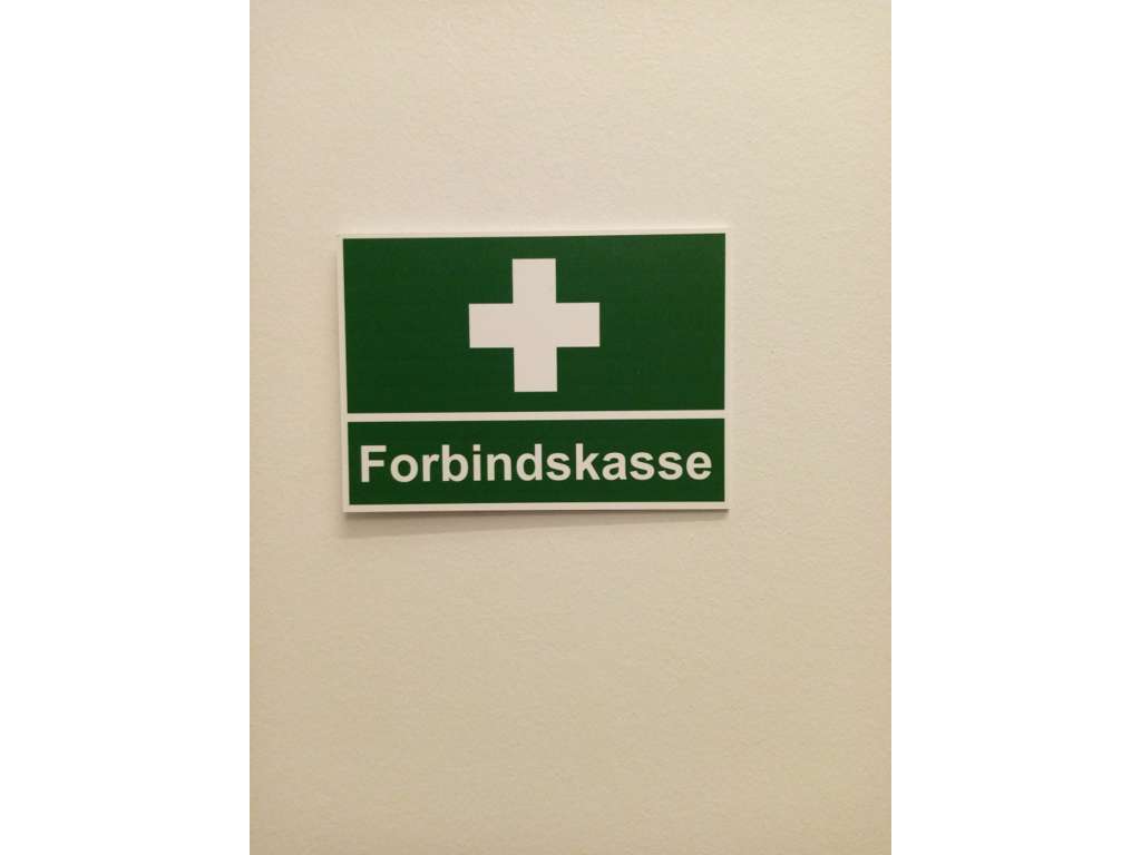 Påbudsskilt Forbindingskasse 21 x 15 cm